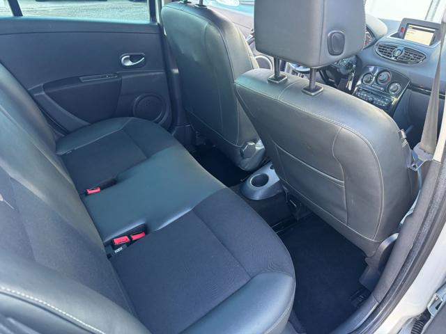 RENAULT Clio usata, con Sedile posteriore sdoppiato