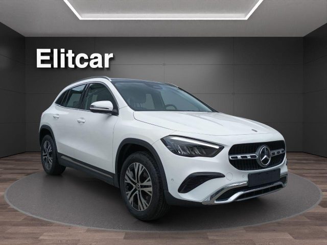 MERCEDES-BENZ GLA 200 usata, con Alzacristalli elettrici