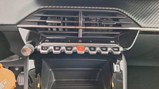 PEUGEOT 208 usata, con Volante multifunzione