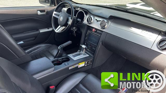 FORD Mustang usata, con Autoradio