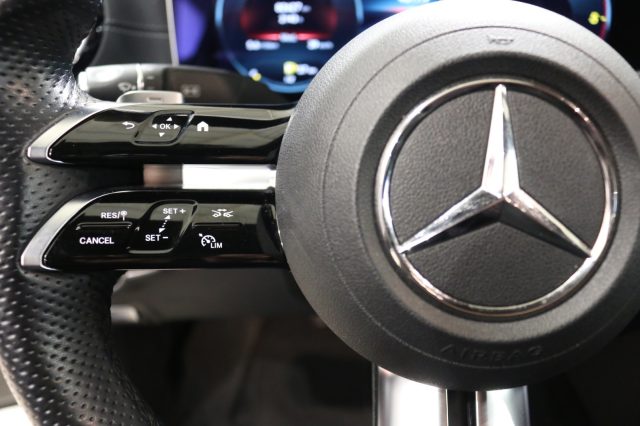 MERCEDES-BENZ E 220 usata 22