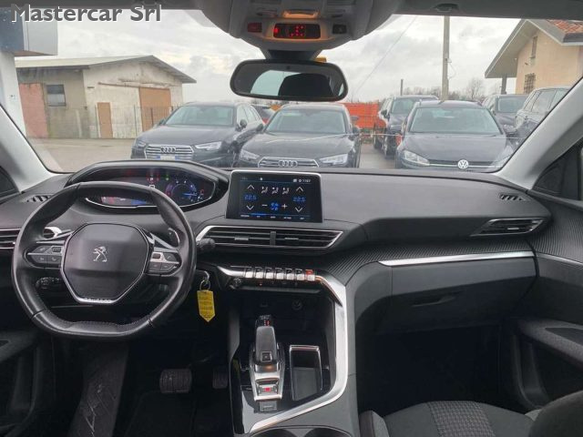 PEUGEOT 5008 usata, con Volante in pelle