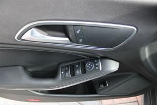 MERCEDES-BENZ CLA 200 usata, con Controllo automatico clima