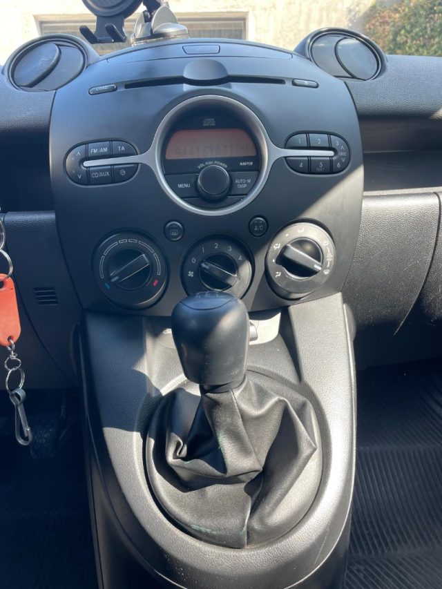 MAZDA 2 usata, con Lettore CD