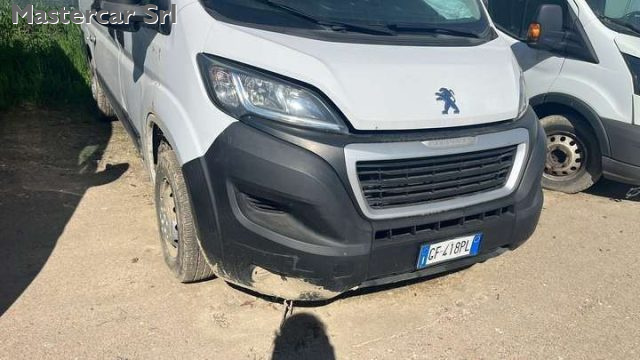 PEUGEOT Boxer usata, con Airbag
