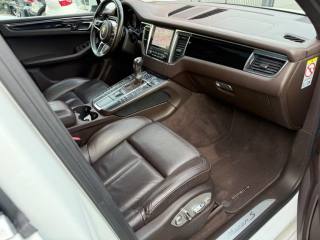 PORSCHE Macan usata, con Park Distance Control