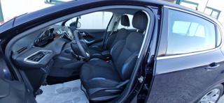 PEUGEOT 208 usata, con Autoradio