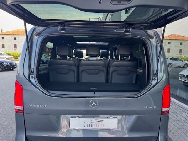 MERCEDES-BENZ V 250 usata, con Fari LED
