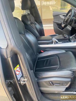 AUDI Q8 usata, con Telecamera per parcheggio assistito