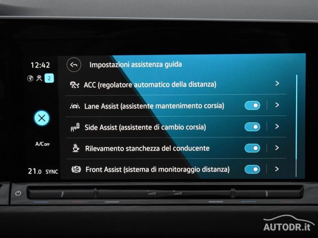 VOLKSWAGEN Golf usata, con Luci diurne