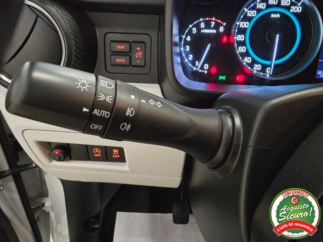 SUZUKI Ignis usata, con Fari LED