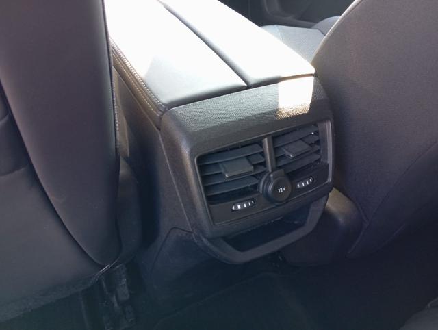 PEUGEOT 3008 usata, con Sedile posteriore sdoppiato