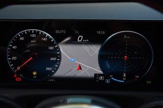MERCEDES-BENZ CLA 180 usata, con Luci diurne LED