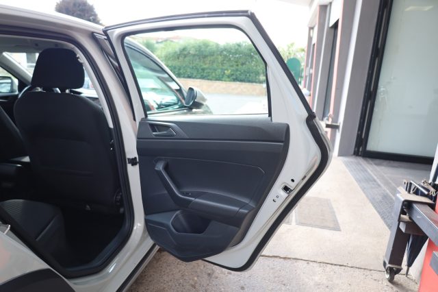 VOLKSWAGEN Taigo usata 124