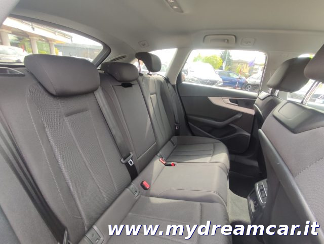 AUDI A4 usata, con Autoradio digitale