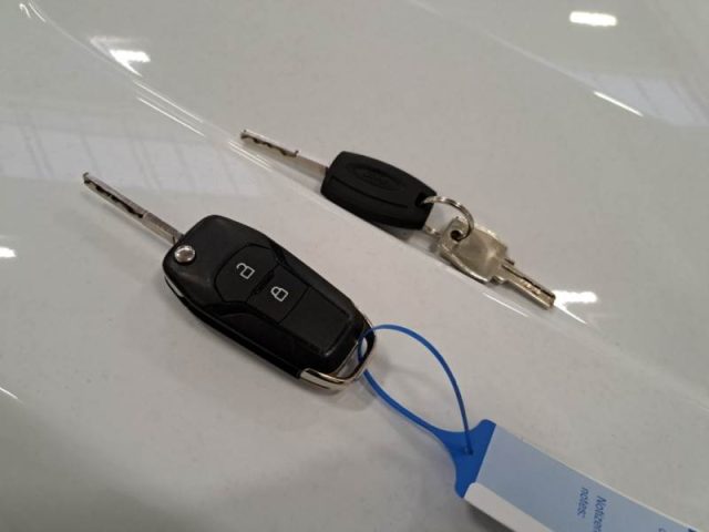 FORD Ranger usata, con Specchietti laterali elettrici