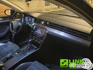 VOLKSWAGEN Passat usata 36