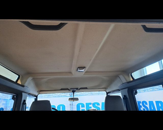 LAND ROVER Defender usata 14