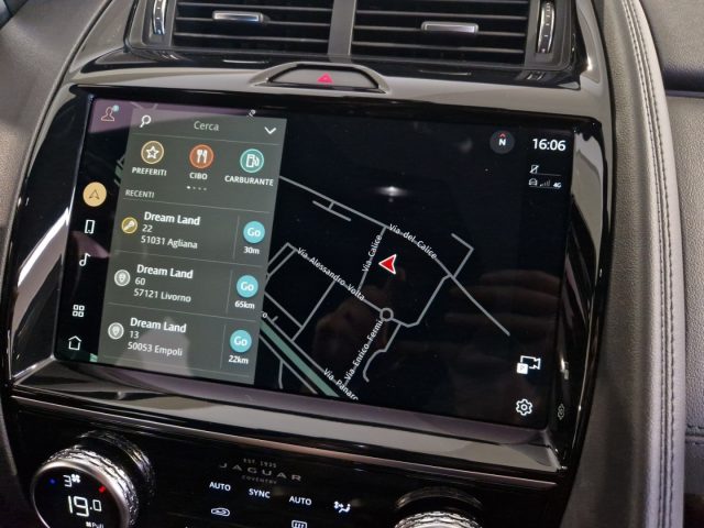 JAGUAR E-Pace usata, con Volante in pelle
