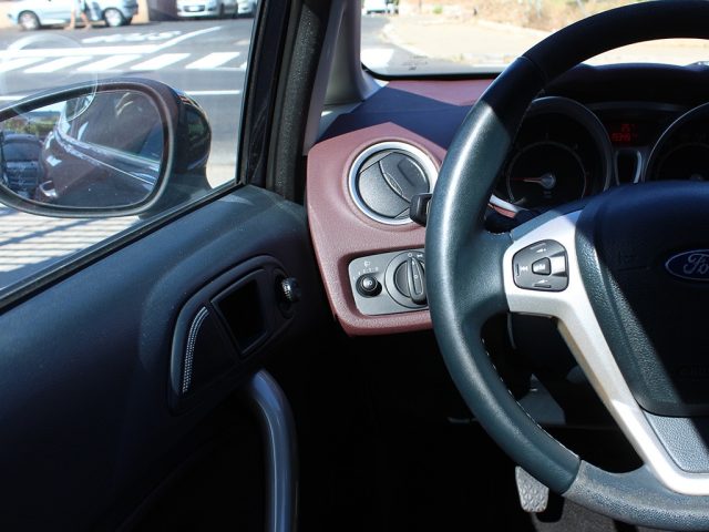 FORD Fiesta usata, con Lettore CD