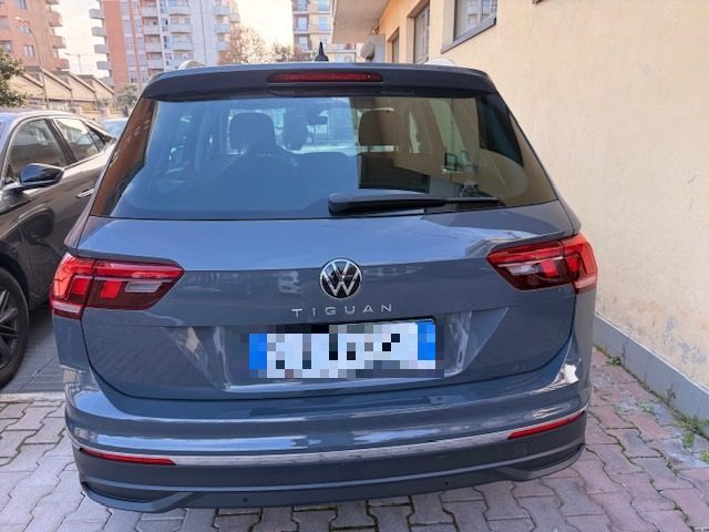 VOLKSWAGEN Tiguan usata, con Airbag laterali