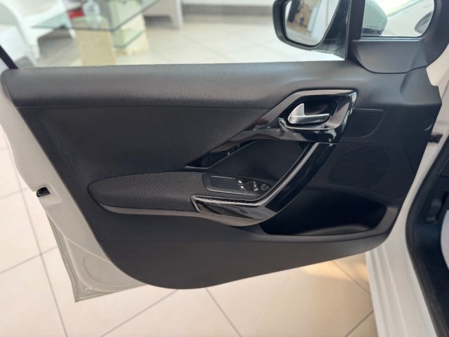 PEUGEOT 208 usata, con Fendinebbia
