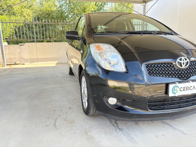 TOYOTA Yaris usata 44