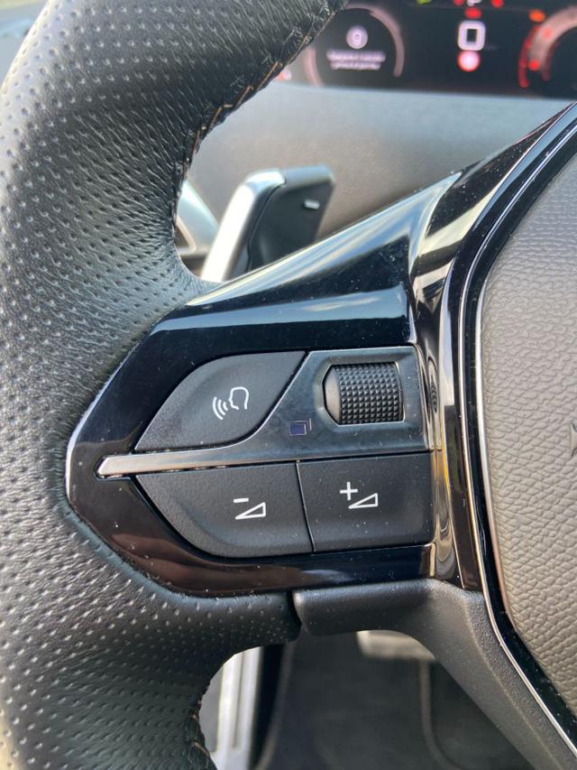 PEUGEOT 5008 usata 29