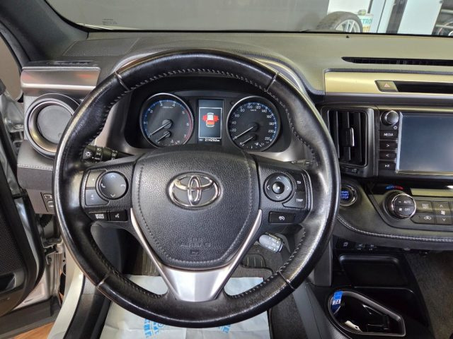 TOYOTA RAV 4 MY23 usata, con Fendinebbia