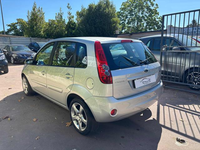 FORD Fiesta usata, con Autoradio