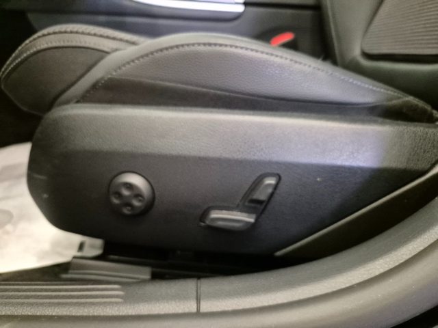 MERCEDES-BENZ C 200 usata, con Sensori di parcheggio posteriori