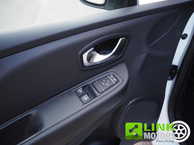 RENAULT Clio usata, con Specchietti laterali elettrici