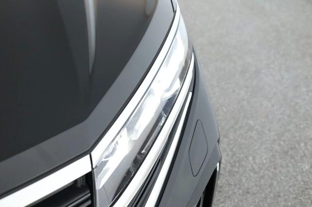 VOLKSWAGEN Touareg usata, con ESP