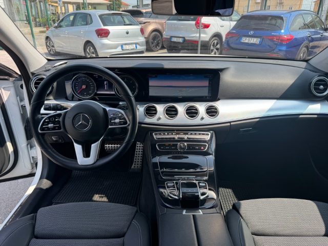 MERCEDES-BENZ E 220 usata, con Cronologia tagliandi