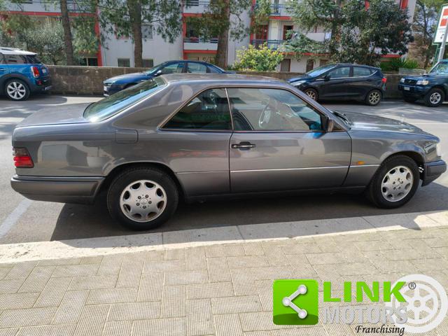 MERCEDES-BENZ E 200 usata 17