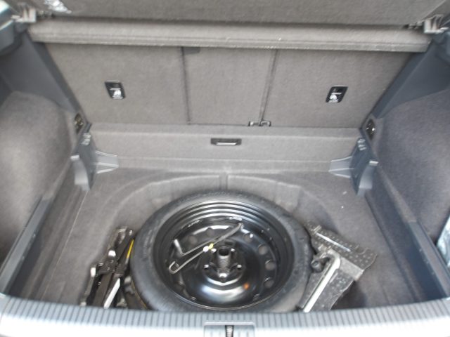 VOLKSWAGEN Golf Sportsvan usata, con Servosterzo