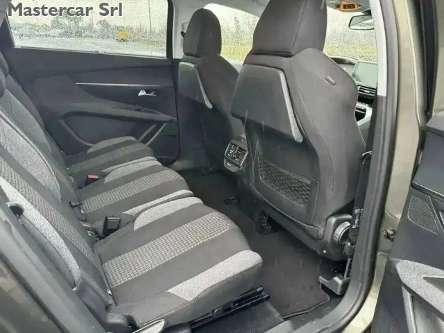 PEUGEOT 5008 usata, con Servosterzo
