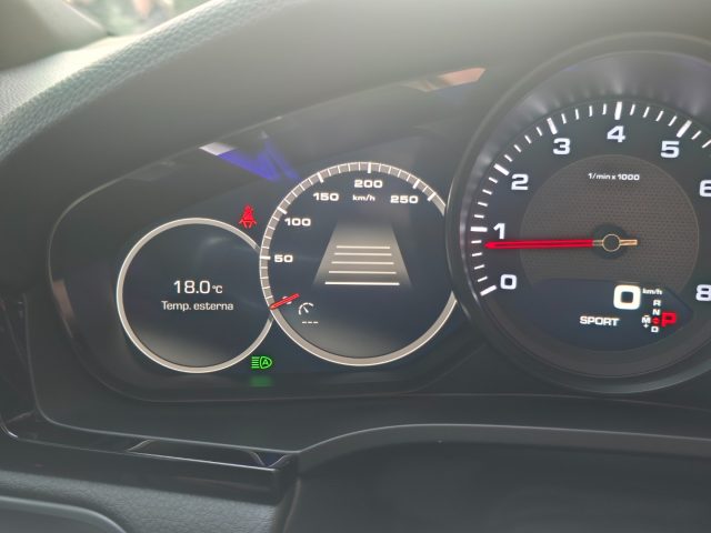 PORSCHE Cayenne usata, con MP3