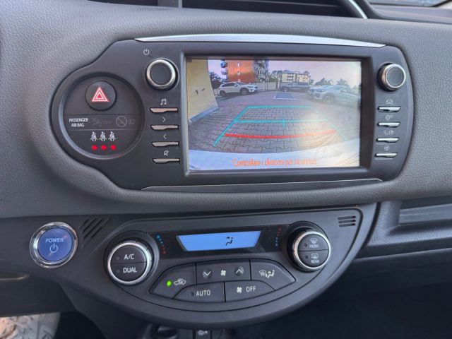 TOYOTA Yaris usata, con Specchietti laterali elettrici