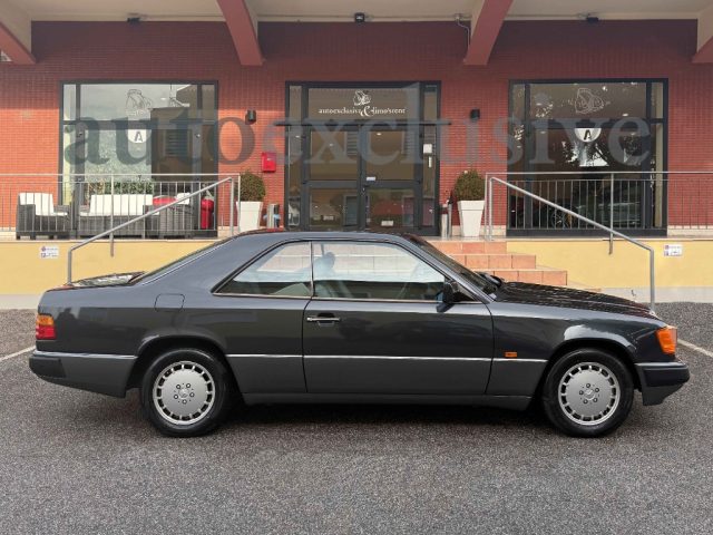 MERCEDES-BENZ 200 usata 1