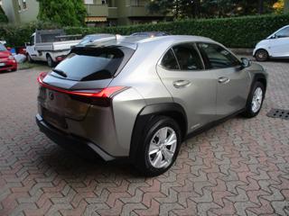 LEXUS UX 250h usata, con Autoradio