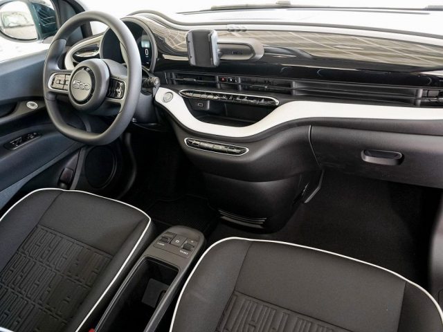 FIAT 500e usata, con Climatizzatore
