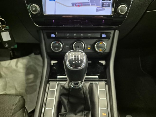 SKODA Superb usata, con Bracciolo