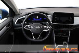 VOLKSWAGEN T-Roc usata, con Autoradio