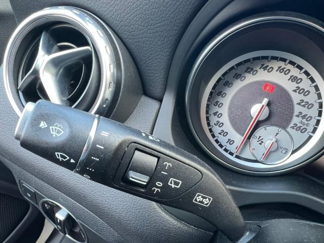 MERCEDES-BENZ GLA 180 usata, con Fendinebbia
