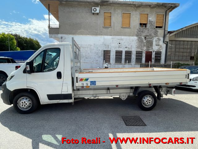 PEUGEOT Boxer usata, con Bracciolo