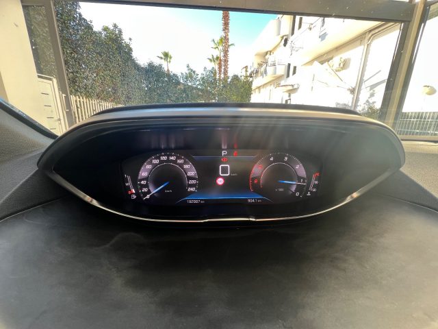 PEUGEOT 3008 usata, con Sistema di navigazione