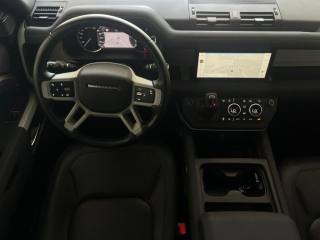 LAND ROVER Defender usata, con Autoradio digitale