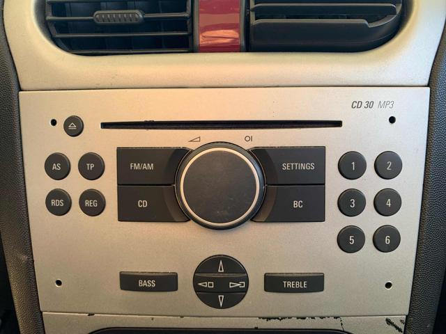 OPEL Tigra usata, con Bluetooth