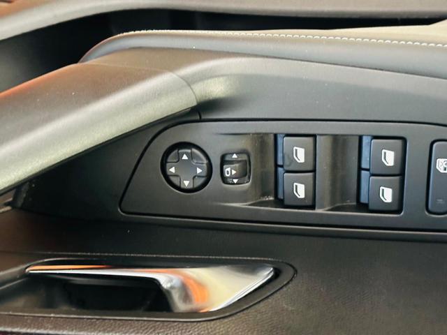 PEUGEOT 2008 usata, con Airbag testa